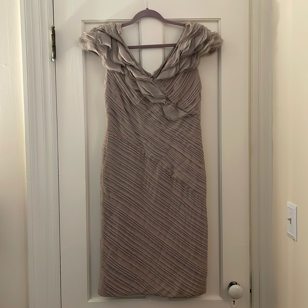 Tadashi Shoji Ruched Ruffle Cocktail Dress | Women’s Size 8